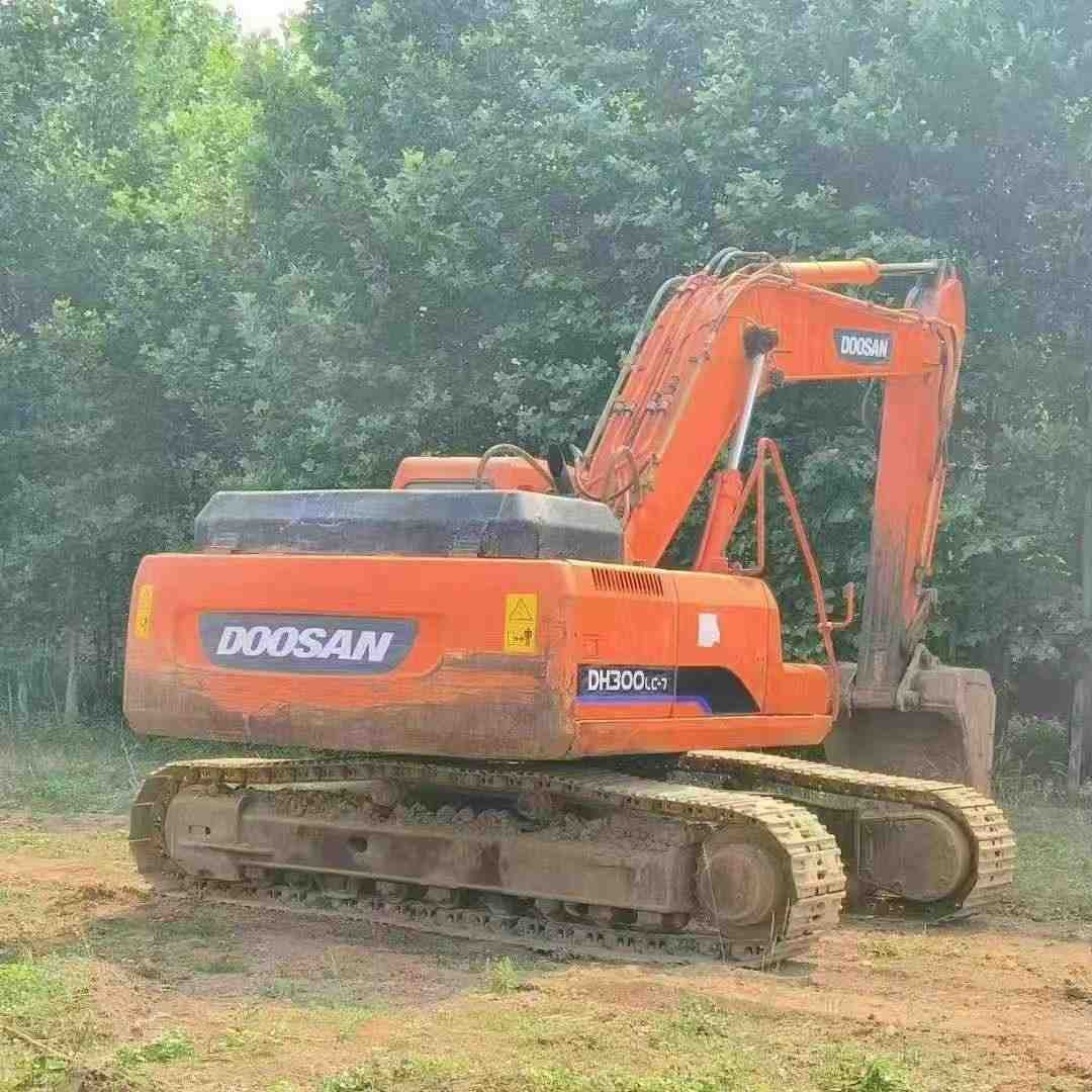 Doosan DH300-7 Excavator